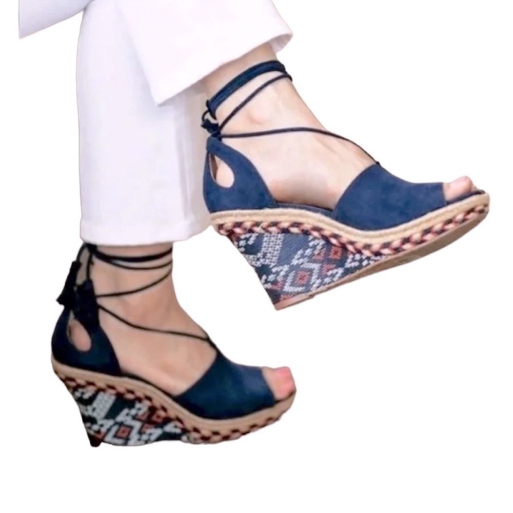 Cabi Women’s Isla Wrap Around Wedge Espadrille Sandals Aztec Pattern Size 9